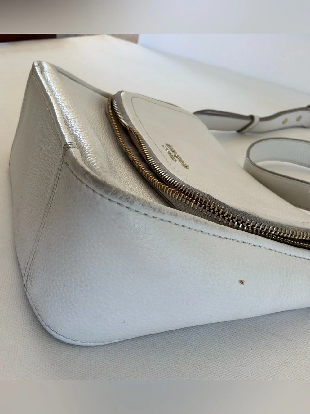 Kate Spade New York White Pebbled Leather Crossbody Shoulder Bag